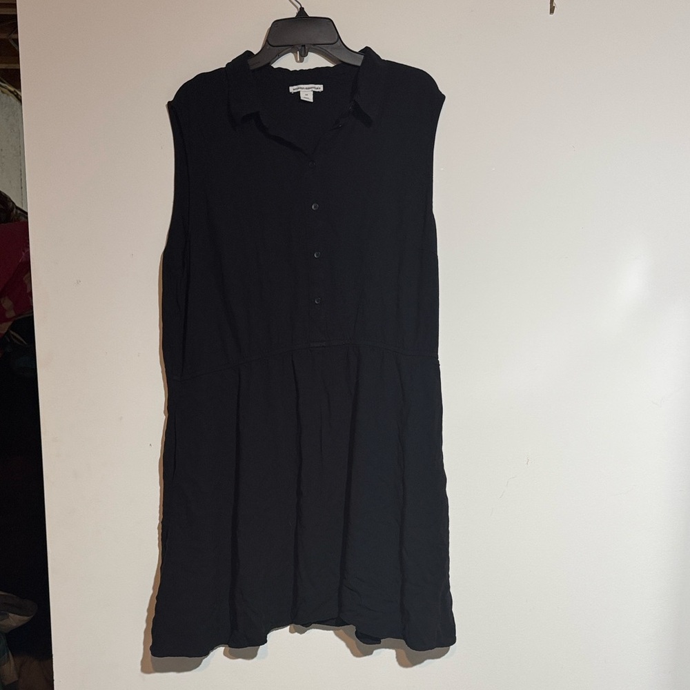 Amazon Essentials Black Sleeveless Blouse